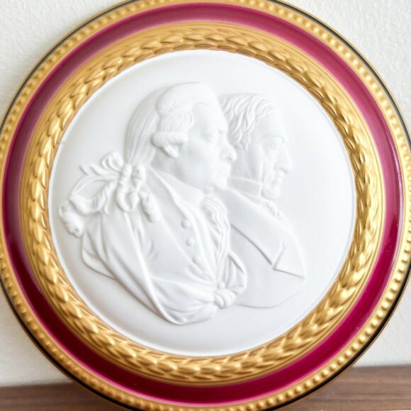 Villeroy & Boch Red Gold Cameo Trinket Box | 1998 Collector Porcelain - Picture 5 of 7